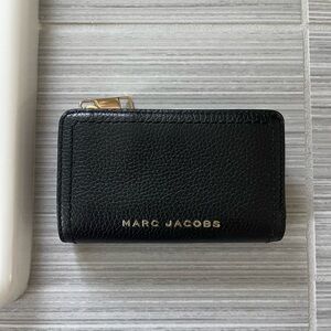 Marc Jacobs Topstitched Compact Zip Wallet